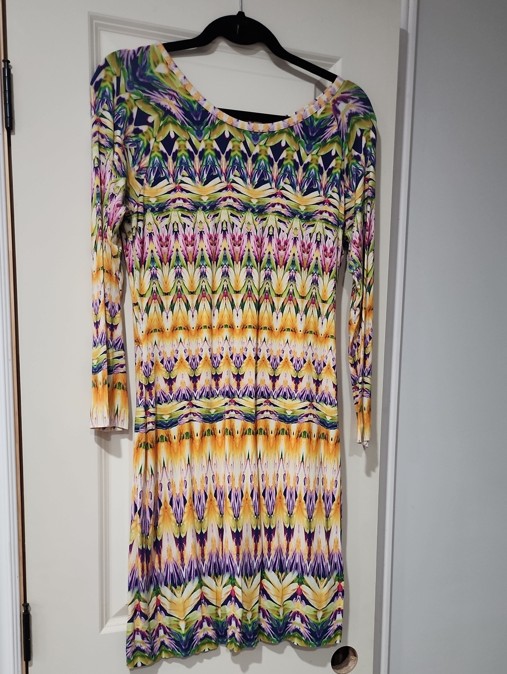 🌅 CLUNY Vibrant Multicolor Long-Sleeve Patterned Dress